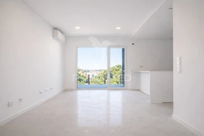 Apartamento T1 para Venda em Charneca de Caparica e Sobreda