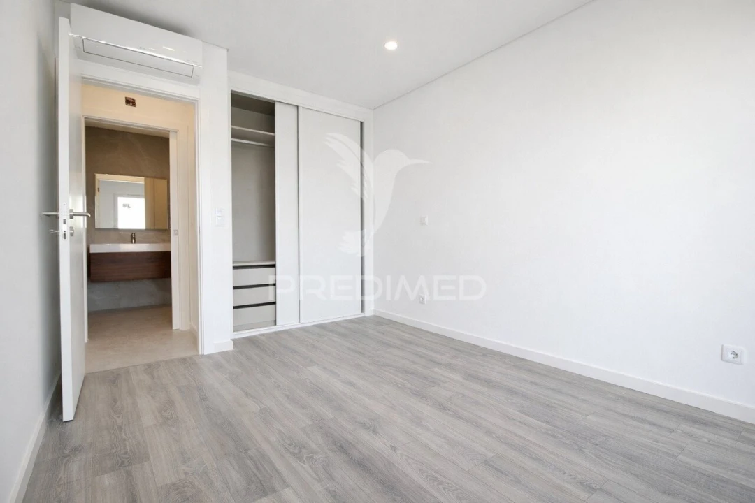 Apartamento T1 para Venda em Charneca de Caparica e Sobreda Foto 14