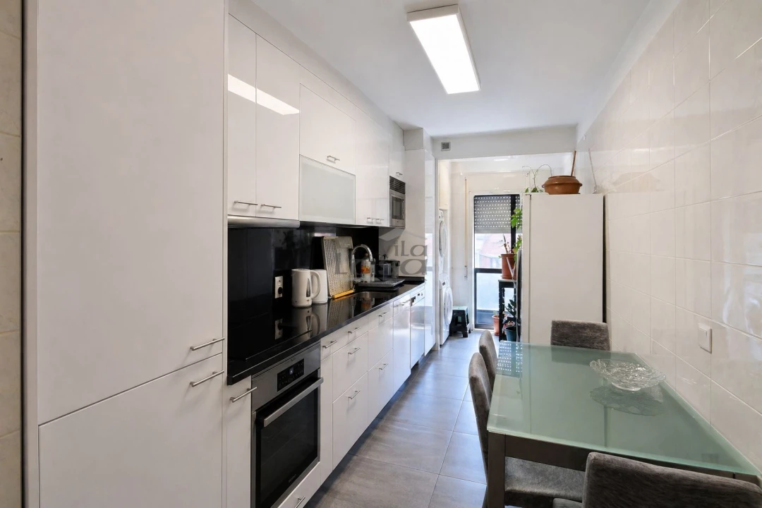 Apartamento T2 para Venda em Mafamude e Vilar do Paraíso Foto 4