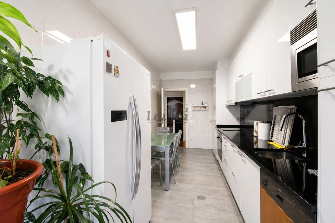 Apartamento T2 para Venda em Mafamude e Vilar do Paraíso Foto 5