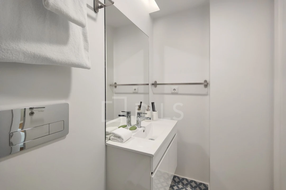 Apartamento T1 para Venda em Santo António Foto 8