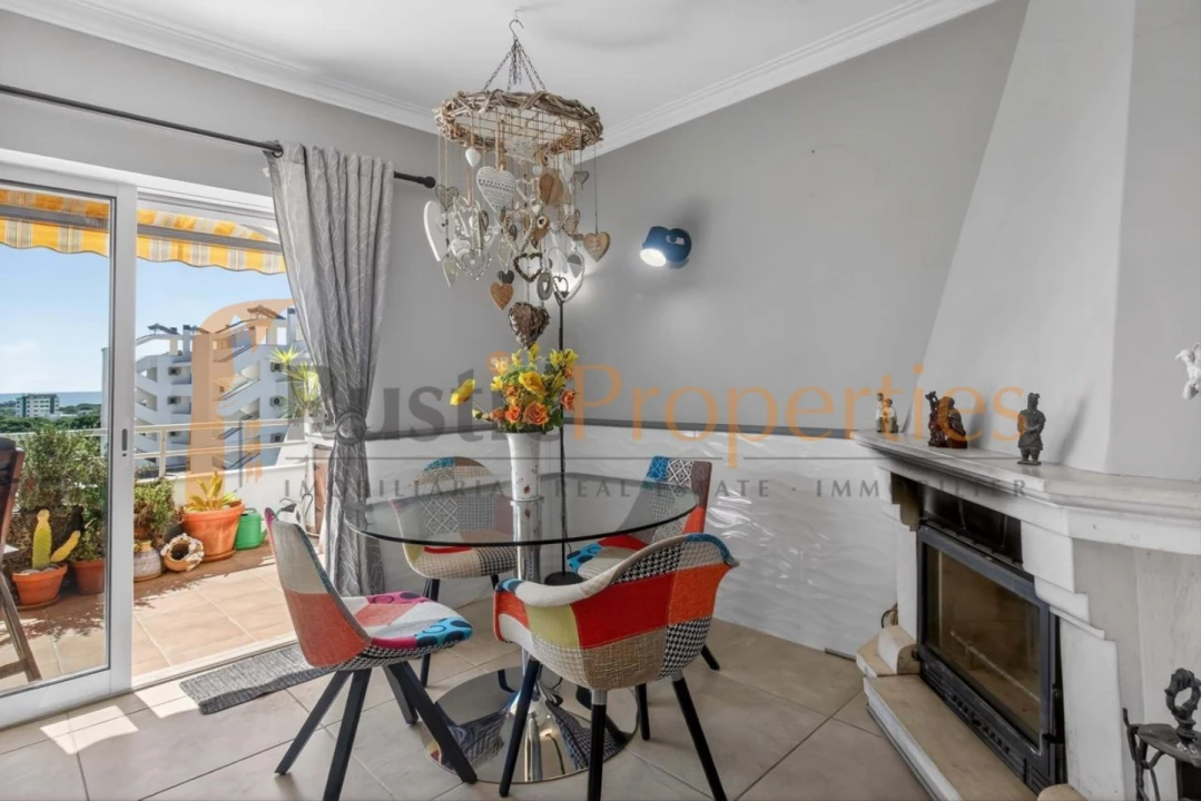 Apartamento T3 para Venda em Quarteira Foto 7