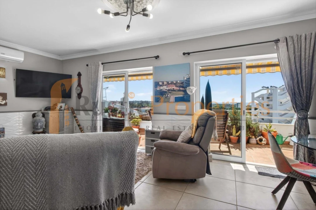 Apartamento T3 para Venda em Quarteira Foto 8