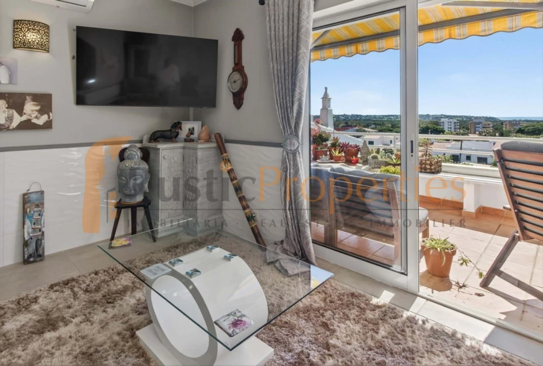 Apartamento T3 para Venda em Quarteira Foto 11