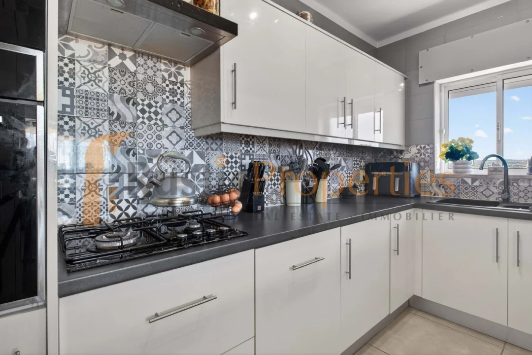 Apartamento T3 para Venda em Quarteira Foto 14