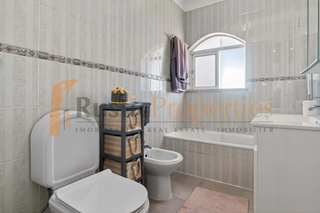 Apartamento T3 para Venda em Quarteira Foto 23