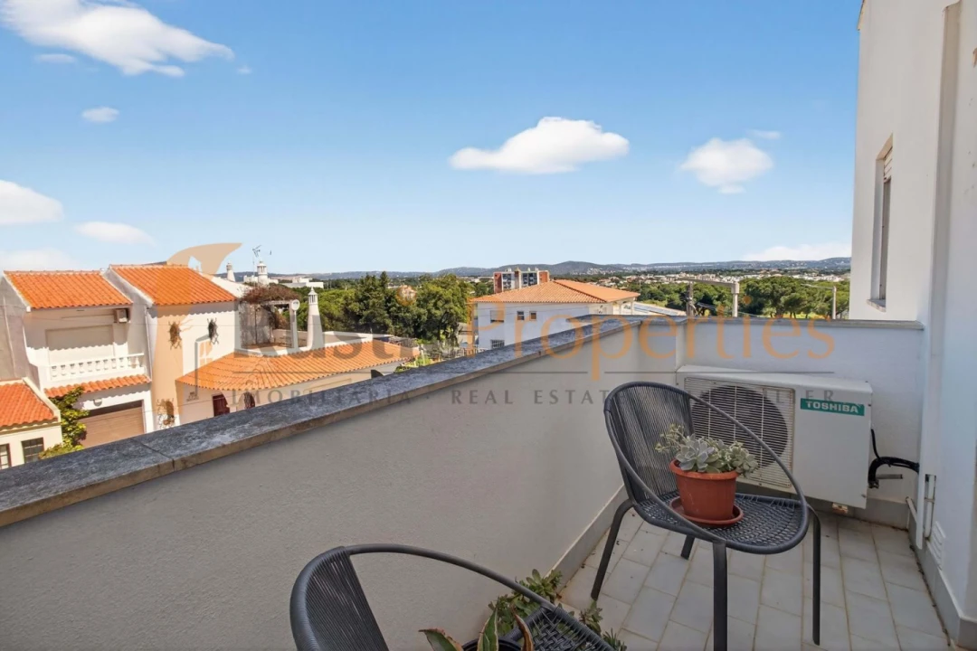 Apartamento T3 para Venda em Quarteira Foto 28