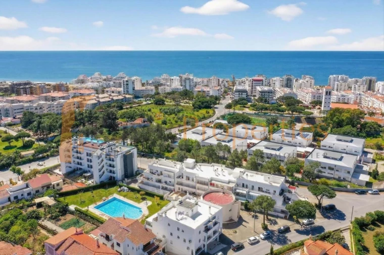 Apartamento T3 para Venda em Quarteira Foto 3