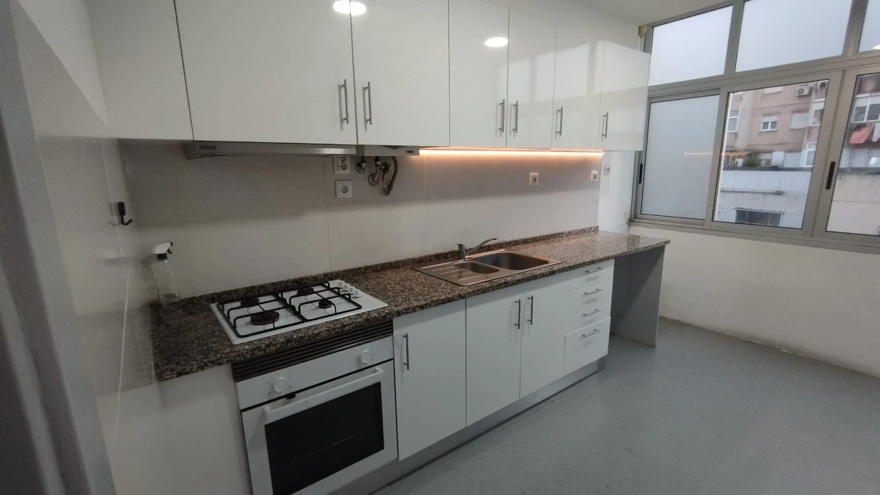 Apartamento T2 para Arrendamento em Falagueira-Venda Nova Foto 1