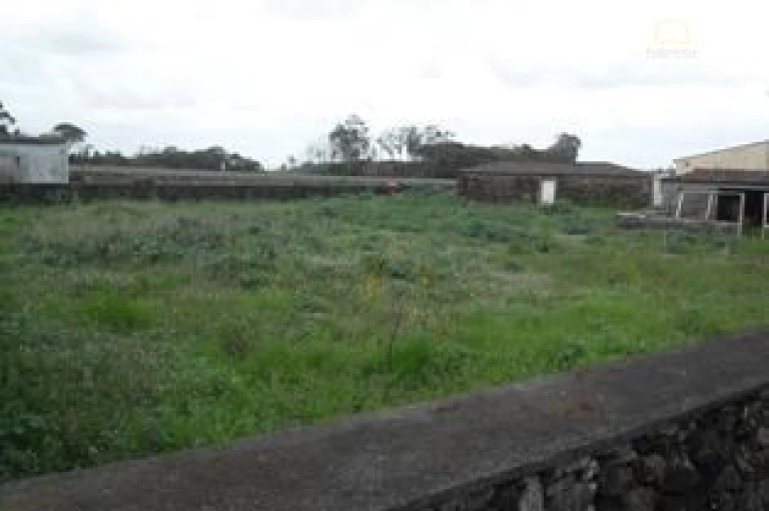 Terreno para Venda em Fontinhas Foto 2