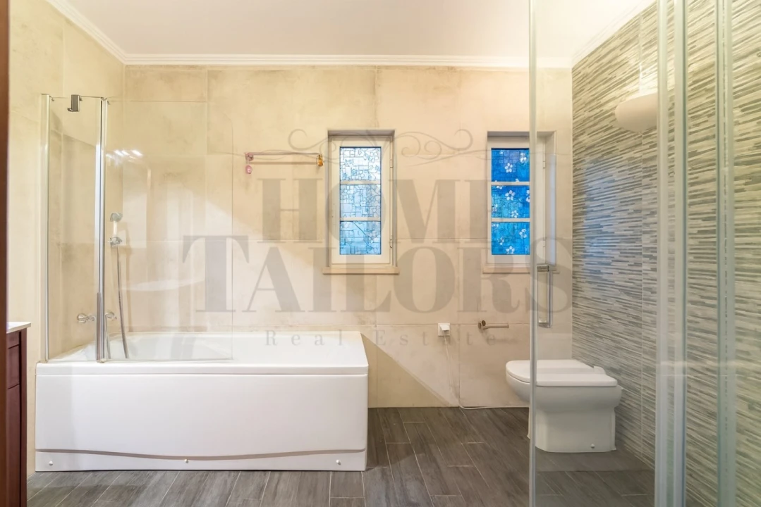 Moradia T5 para Venda em Corroios Foto 27