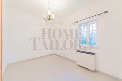 Moradia T5 para Venda em Corroios