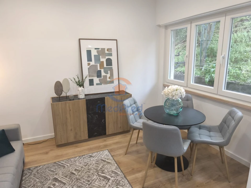 Apartamento T2 para Venda em Benfica Foto 1