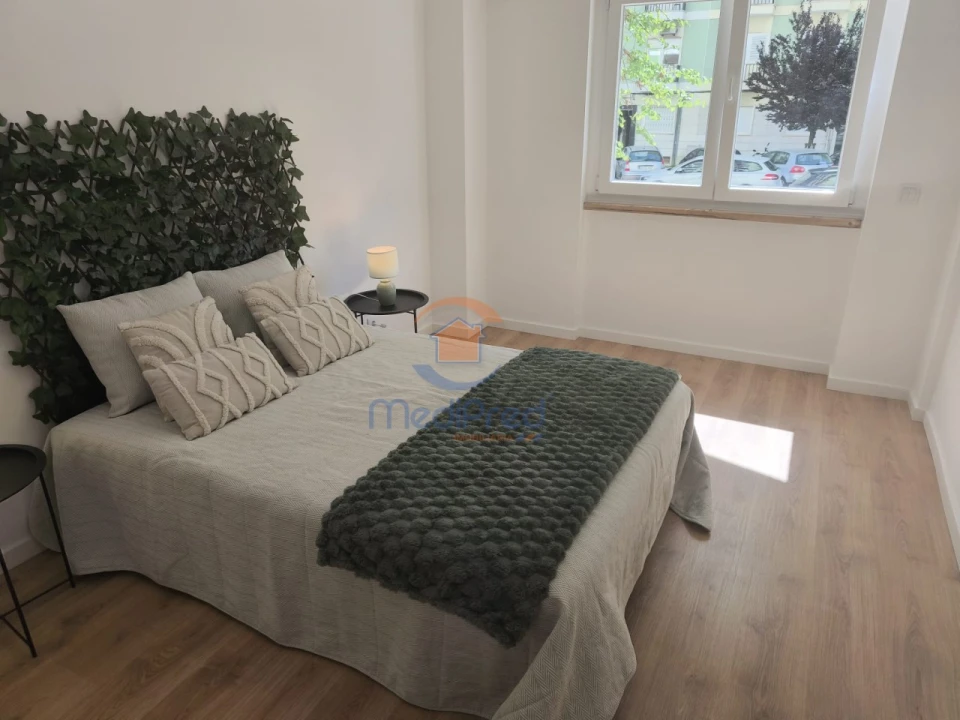 Apartamento T2 para Venda em Benfica Foto 8