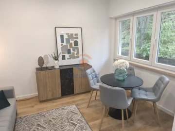 Apartamento T2 para Venda em Benfica