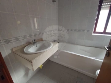 Apartamento T3 para Venda em O. Azeméis, Riba-Ul, Ul, Macinhata Seixa, Madail