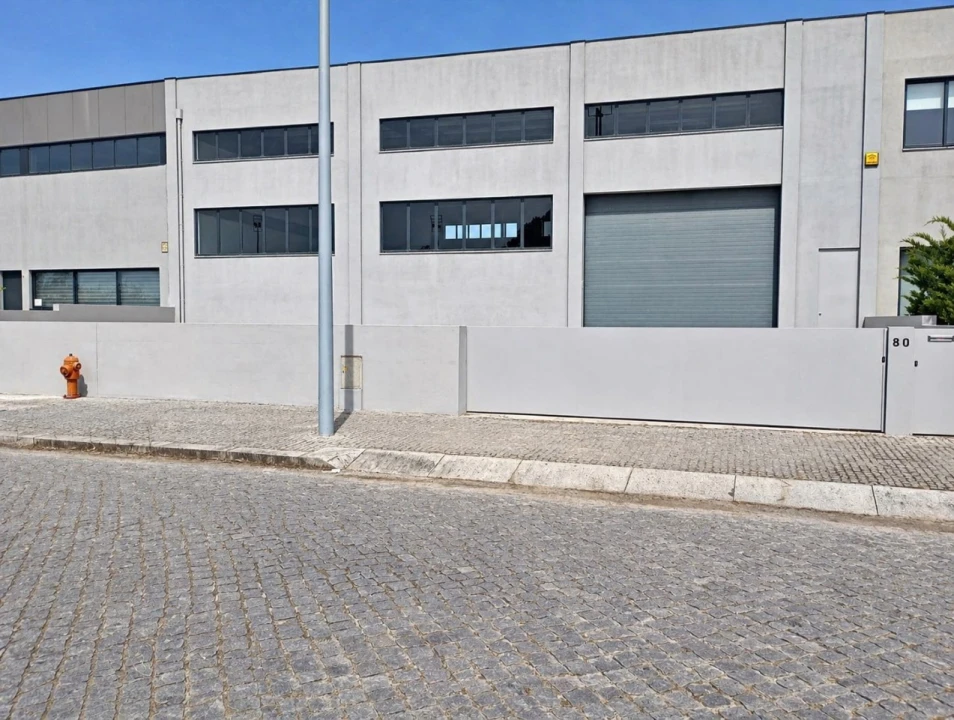 Armazém para Arrendamento em Modivas Foto 1