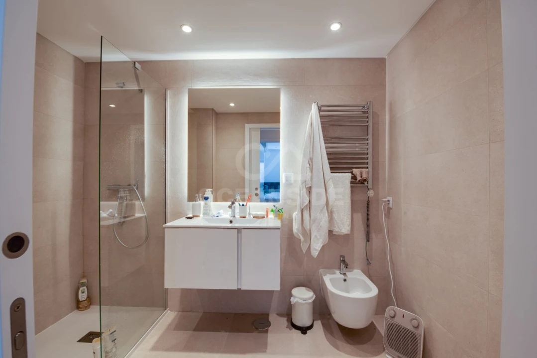 Apartamento T3 para Arrendamento em Alcabideche Foto 8