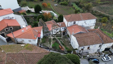 Moradia T3 para Venda em Peso da Régua e Godim