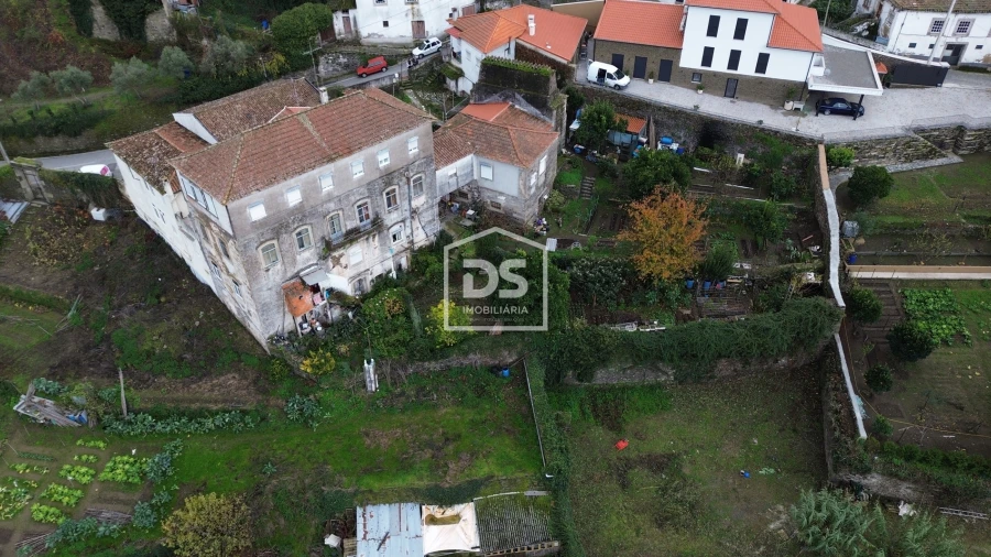Moradia T3 para Venda em Peso da Régua e Godim