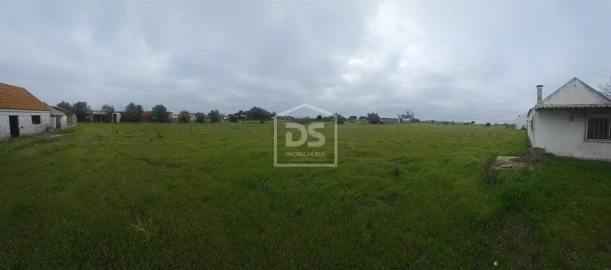 Terreno Misto para Venda em Sarilhos Grandes