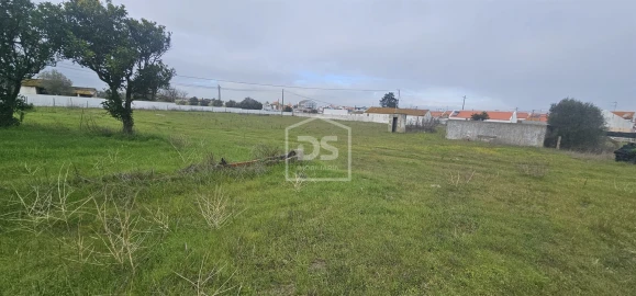 Terreno Misto para Venda em Sarilhos Grandes