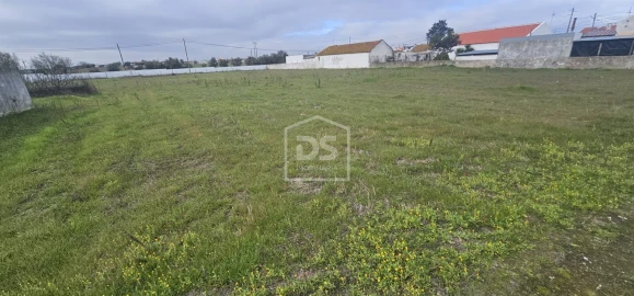 Terreno Misto para Venda em Sarilhos Grandes