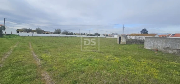 Terreno Misto para Venda em Sarilhos Grandes