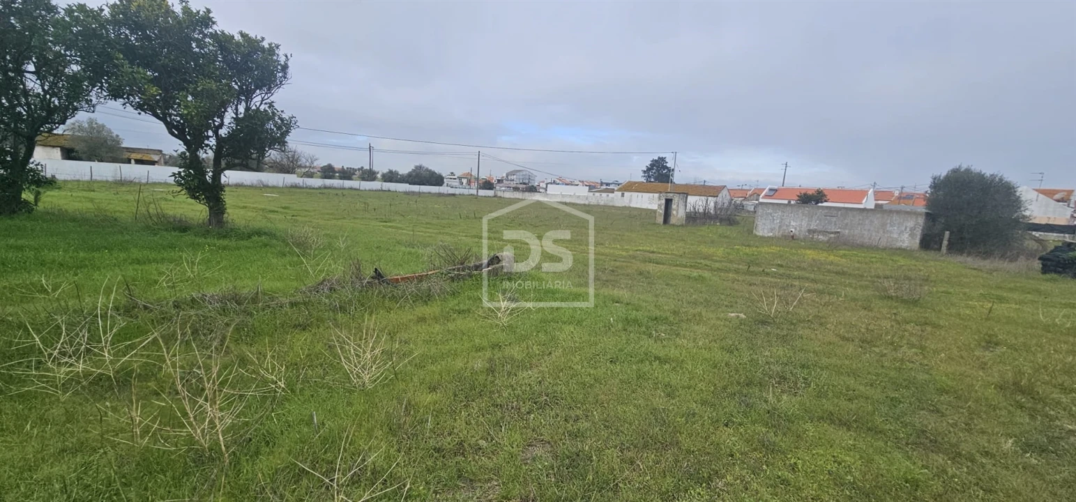 Terreno Misto para Venda em Sarilhos Grandes Foto 11