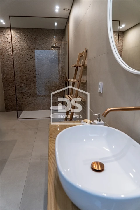 Moradia T3 para Venda em Frazão Arreigada