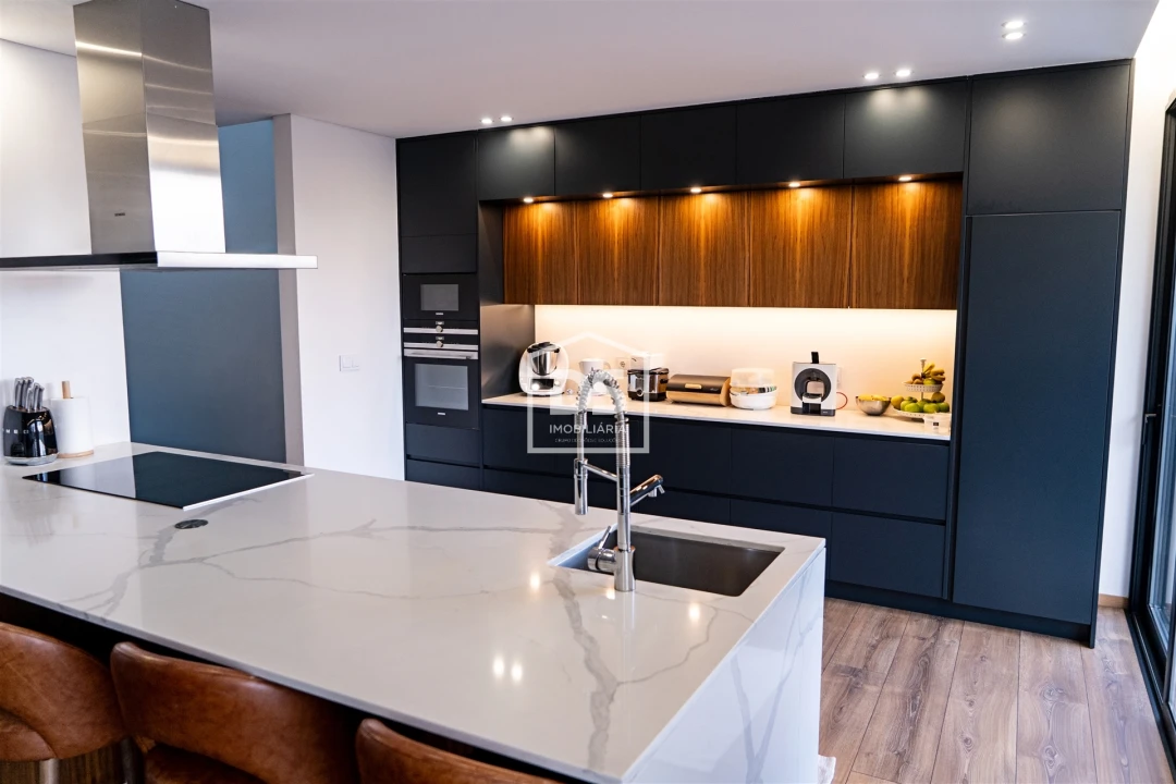 Moradia T3 para Venda em Frazão Arreigada Foto 5