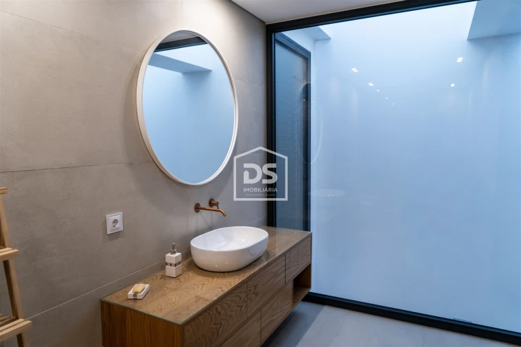 Moradia T3 para Venda em Frazão Arreigada Foto 28