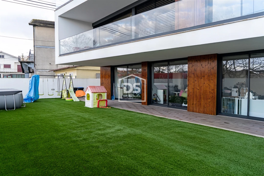 Moradia T3 para Venda em Frazão Arreigada Foto 9