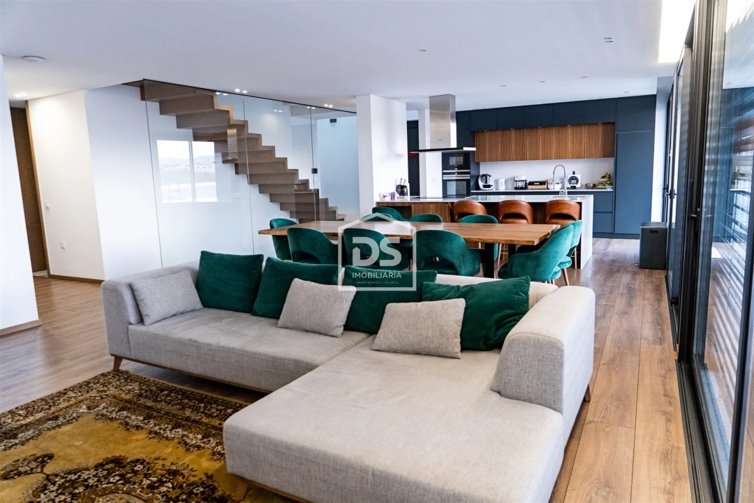 Moradia T3 para Venda em Frazão Arreigada Foto 2