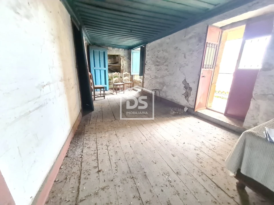 Moradia T3 para Venda em Aricera e Goujoim Foto 9