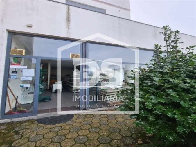 Loja para Venda em Tabuaço Foto 11