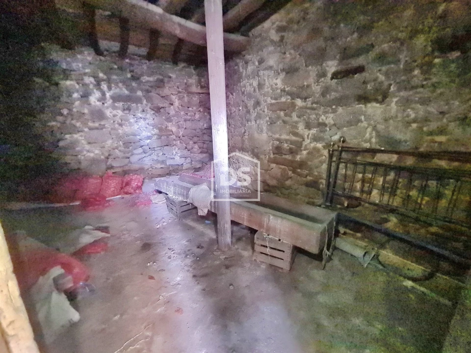 Moradia T5 para Venda em Aricera e Goujoim Foto 3