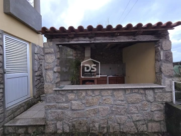 Moradia T3 para Venda em Barcos e Santa Leocádia