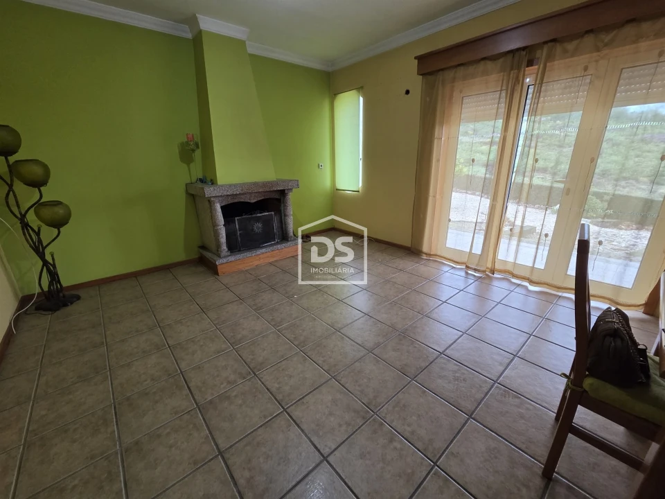 Moradia T3 para Venda em Barcos e Santa Leocádia Foto 8