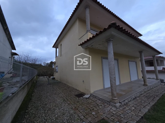 Moradia T3 para Venda em Barcos e Santa Leocádia Foto 28