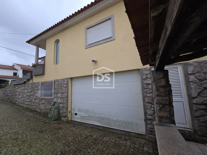 Moradia T3 para Venda em Barcos e Santa Leocádia Foto 4