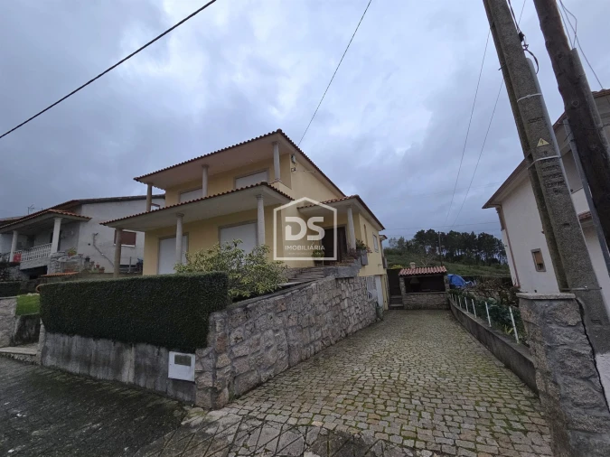 Moradia T3 para Venda em Barcos e Santa Leocádia Foto 6