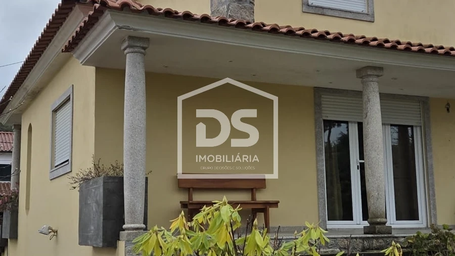 Moradia T3 para Venda em Barcos e Santa Leocádia
