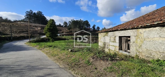 Terreno para Venda em Freixo de Cima e de Baixo