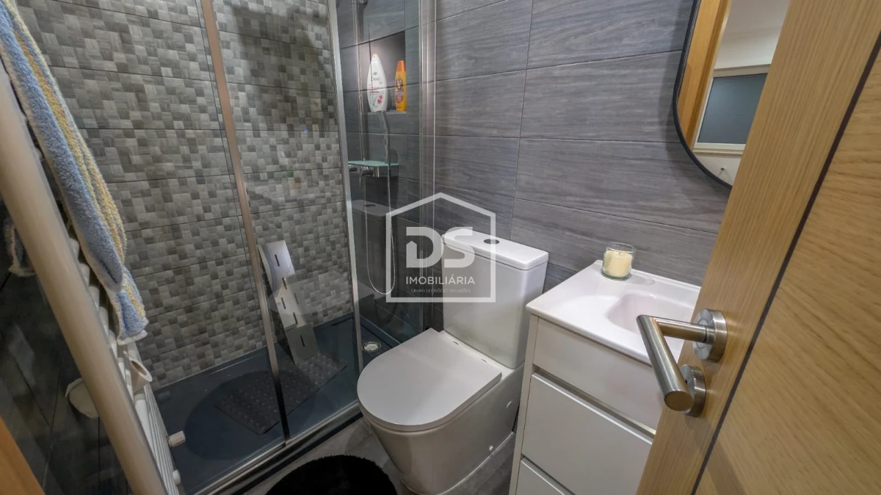 Moradia T3 para Venda em Guiães Foto 38