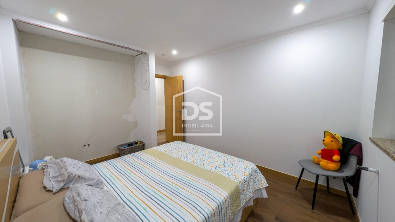 Moradia T3 para Venda em Guiães Foto 6