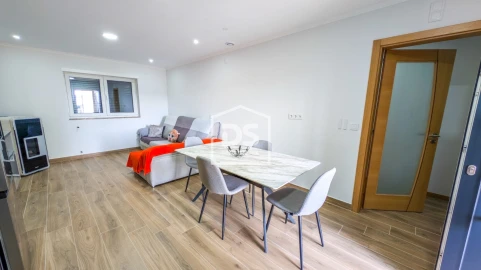 Moradia T3 para Venda em Guiães