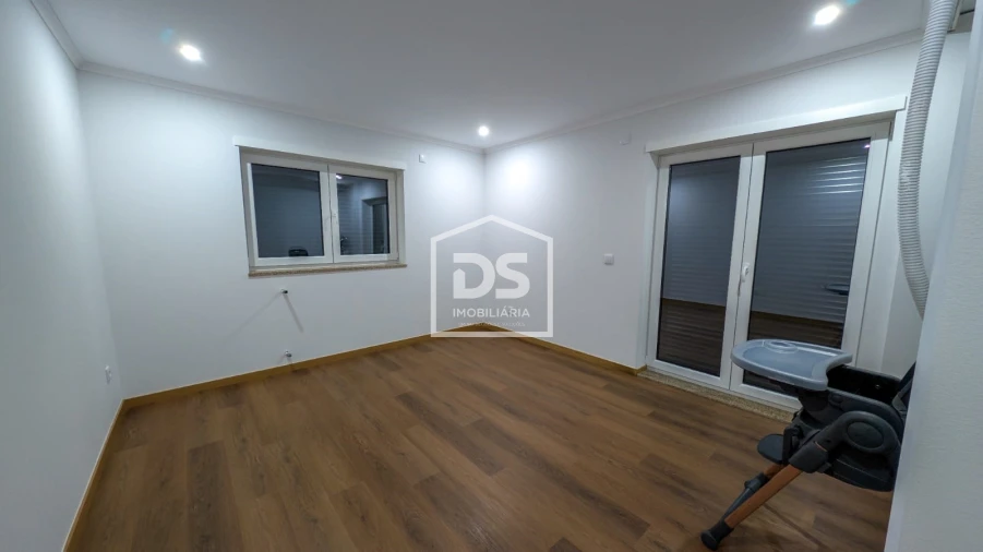 Moradia T3 para Venda em Guiães Foto 40