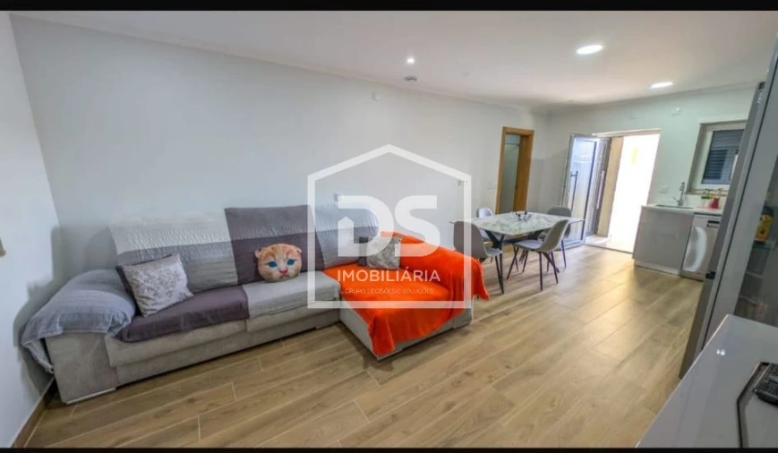 Moradia T3 para Venda em Guiães Foto 5