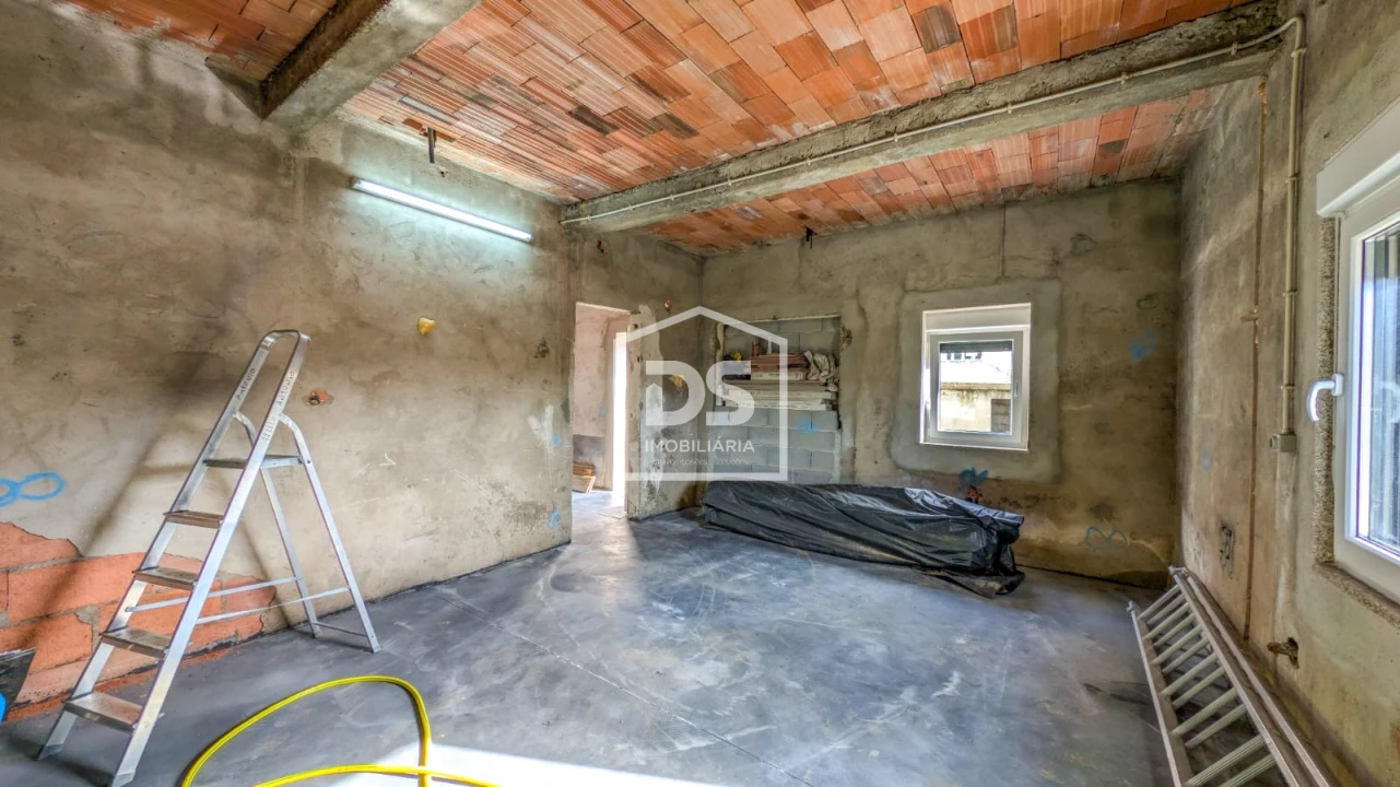 Moradia T3 para Venda em Guiães Foto 32